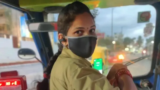 ଚାକିରି ଛାଡ଼ି ବନିଲେ ଅଟୋ ଡ୍ରାଇଭର୍‌, ସୋସିଆଲ୍‌ ମିଡିଆରେ ଛାଇଲା ମହିଳାଙ୍କ କାହାଣୀ