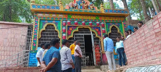 ଗୁପ୍ତେଶ୍ୱର ଗସ୍ତ କରି କାର୍ଯ୍ୟ ତଦାରଖ କଲେ କୋରାପୁଟ ଜିଲ୍ଲାପାଳ