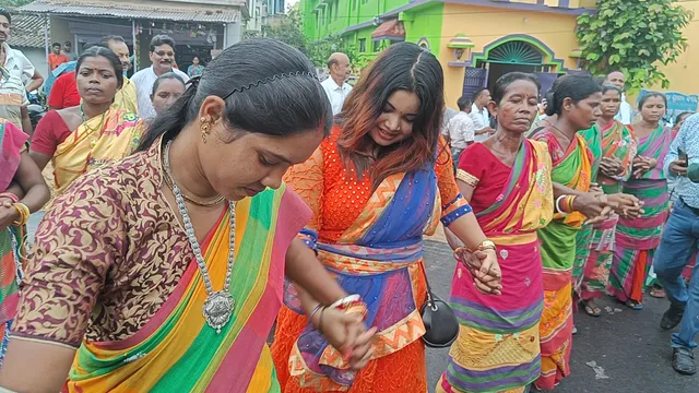 ରାଷ୍ଟ୍ରପତି ନିର୍ବାଚନ: ନାମାଙ୍କନ ଦାଖଲ କଲେ ଦ୍ରୌପଦୀ ମୁର୍ମୁ, ରାଇରଙ୍ଗପୁର ବାସଭବନ ସମ୍ମୁଖରେ ଉତ୍ସବର ମାହୋଲ