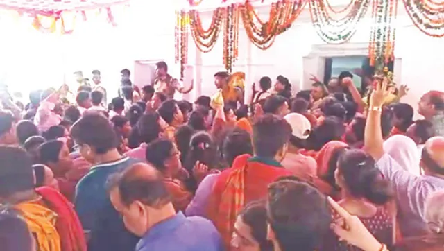 ଅଣସର ଅବସରରେ ଅଲାରନାଥଙ୍କ ଦର୍ଶନ ପାଇଁ ବ୍ୟାରିକେଡ ଭାଙ୍ଗି ଧସେଇ ପଶିଲେ, ଭିଡ଼ରେ ସଂଜ୍ଞାହୀନ ହେଲେ ୧୦ ଶ୍ରଦ୍ଧାଳୁ