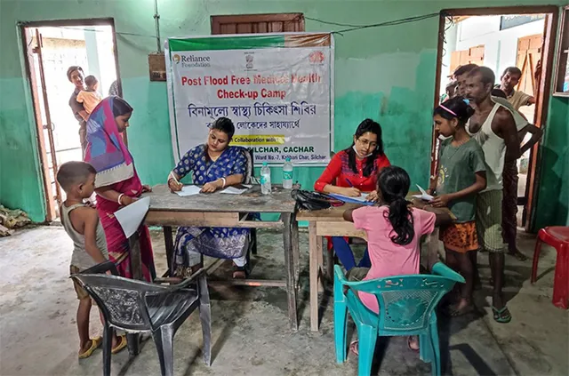 ଆସାମ ମୁଖ୍ୟମନ୍ତ୍ରୀଙ୍କ ରିଲିଫ ପାଣ୍ଠିକୁ ରିଲାଏନ୍ସ ଫାଉଣ୍ଡେସନ ଦେଲା ୨୫ କୋଟି ଟଙ୍କା, ତୃଣମୂଳ ସ୍ତରରେ ରିଲିଫ କାର୍ଯ୍ୟ ଜାରି