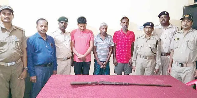 ଆକ୍ସନ ମୋଡ୍‌ରେ ଆଠଗଡ଼ ବନବିଭାଗ: ବଡମ୍ବାରେ ଫରେଷ୍ଟଗାର୍ଡଙ୍କ ସମେତ ୩ ଗିରଫ