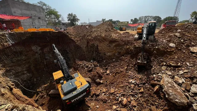 ବିତିଗଲାଣି ୩୯ ଘଣ୍ଟା, ବୋର୍‌ୱେଲ୍‌ରୁ ୧୧ ବର୍ଷିୟ ଛତିଶଗଡ଼ ବାଳକକୁ ବାହାର କରିବାକୁ ଆସିଲେ ରୋବୋଟିକ୍‌ ଟିମ୍‌