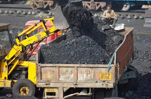 ୩୦% ରିହାତି ମିଳୁଥିବାରୁ ୨୦ ଦିନରେ ୬ଗୁଣ ବୃଦ୍ଧି ପାଇଛି ଭାରତର ରୁଷୀୟ କୋଇଲା ଆମଦାନି: ରିପୋର୍ଟ