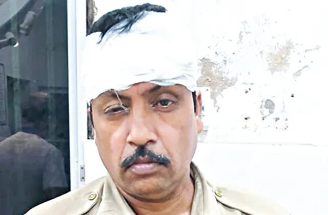 କୋର୍ଟରେ ପୁଲିସକୁ ଆକ୍ରମଣ ଘଟଣାରେ ୨ ଆଇନଜୀବୀ ଗିରଫ