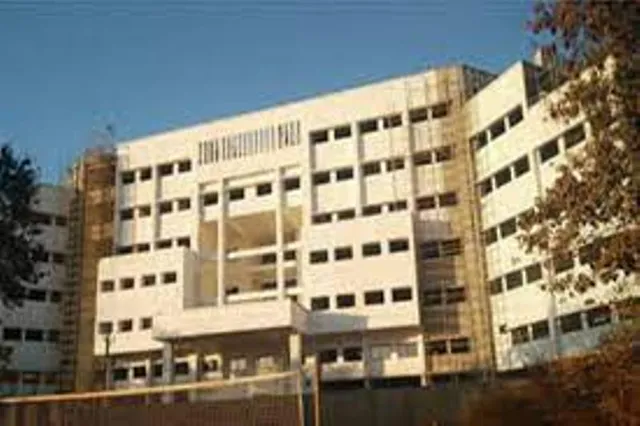 କୋରାପୁଟ ମେଡିକାଲ କଲେଜ ପିଛା ଛାଡୁନି ସମସ୍ୟା; ମିଳିଲାନି ମହାପ୍ରୟାଣ ଗାଡି, ଧାରଣାରେ ବସିଲେ ପରିବାରବର୍ଗ