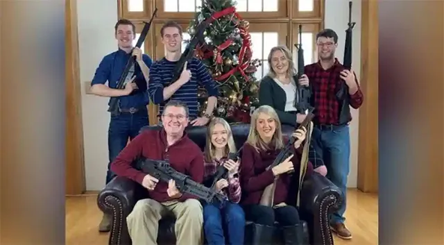 ଆମେରିକାର ବ˚ଧୁକ ସ˚ସ୍କୃତି