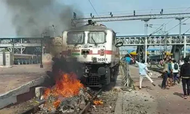 ଟ୍ରେନ୍‌ ପୋଡ଼ି ପଛରେ ଯୋଜନାବଦ୍ଧ ଷଡ଼୍‌ଯନ୍ତ୍ର