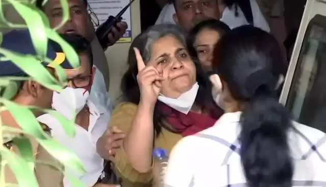 ଗୁଜରାଟ ଏଟିଏସ୍ ତିସ୍ତା ଶୀତଲୱାଡ଼ଙ୍କୁ କ୍ରାଇମ୍ ବ୍ରାଞ୍ଚ୍‌କୁ ହସ୍ତାନ୍ତର କଲା