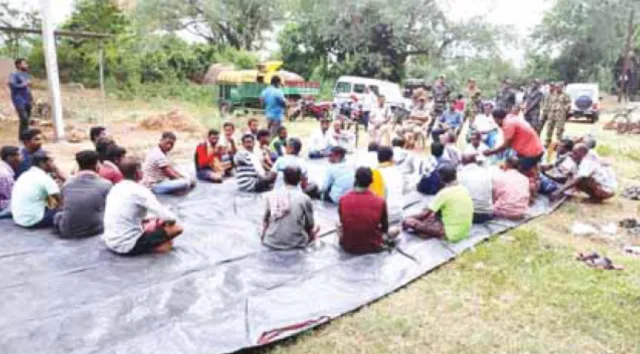 ଗାଁ ଛାଡ଼ିଲେ ପରାଜିତ ସରପଞ୍ଚ ପ୍ରାର୍ଥିନୀଙ୍କ ବାସନ୍ଦ ପରିବାର