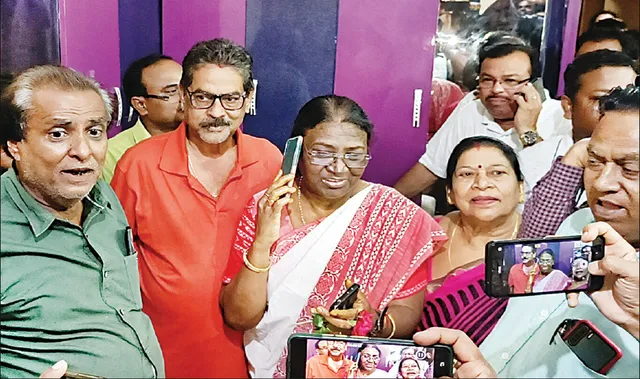 ମୟୂରଭଞ୍ଜରେ ଆନନ୍ଦର ଲହରି: କାଉନ୍‌ସିଲରୁ ରାଜନୈତିକ ଜୀବନ ଆରମ୍ଭ କରିଥିଲେ