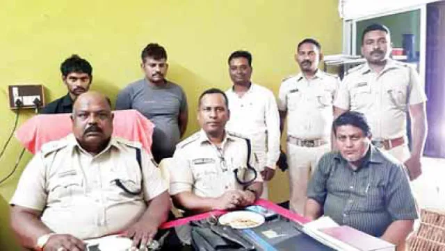 ଲୁଣ ବସ୍ତା ଭିତରେ ୫ କୋଟିର ଗଞ୍ଜେଇ; ୩ ଗିରଫ, ୭୦ ବସ୍ତା ଲୁଣ ସହ ଟ୍ରକ୍‌ ଜବତ