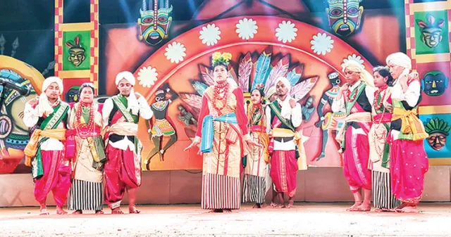 ଜାତୀୟ ଲୋକକଳା ମହୋତ୍ସବ: ମନମୋହିଲା ଯୋଡ଼ିଶଙ୍ଖ, ବିହୁ