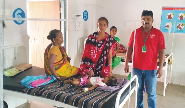 ଆମ୍ବୁଲାନ୍‌ସ ଡ୍ରାଇଭରଙ୍କ ମହାନତା: ରକ୍ତ ଦେଇ ଶିଶୁକୁ ବଞ୍ଚାଇଲେ