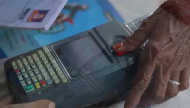 କାମ କରୁନି ପସ୍‌ ମେସିନ୍‌, ମିଳୁନି ଚାଉଳ; ଠିଆ ଠିଆ ଖରା ଖାଇ ଫେରୁଛନ୍ତି ଖାଉଟି