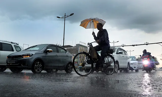 ଆଜି ରାଜ୍ୟର ୧୨ ଜିଲ୍ଲାରେ ବର୍ଷିବ, ୨୬ ପର୍ଯ୍ୟନ୍ତ ବର୍ଷା ଲାଗିରହିବ