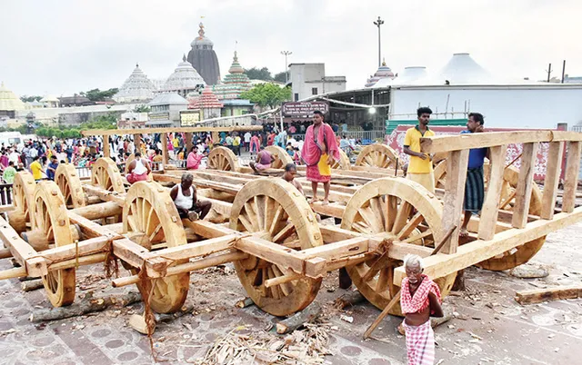 ରଥଖଳା ହାଲଚାଲ: ତିନି ରଥର ଦଣ୍ଡା ଉଠିଲା