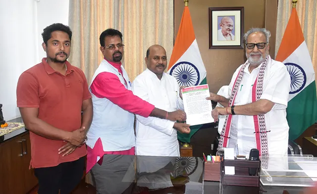 ଜାତି ଜନଗଣନା ଦାବିରେ ରାଜ୍ୟପାଳଙ୍କୁ ସ୍ମାରକପତ୍ର