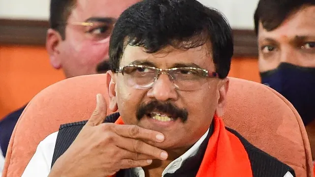 ଆପଣଙ୍କ ଦାମ୍ଭିକତା ମାତ୍ର ୪ ଦିନ ତିଷ୍ଠିବ: ସଞ୍ଜୟ ରାଉତଙ୍କ ଘର ବାହାରେ ବ୍ୟାନର୍‌