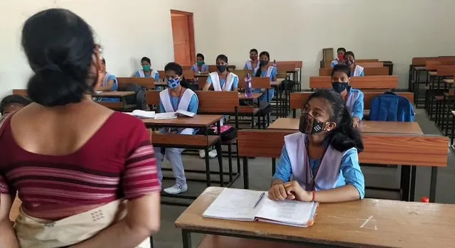 ବିନା ବହିରେ ପାଠପଢ଼ା, ଛାତ୍ରଛାତ୍ରୀ କିଭଳି ପରୀକ୍ଷା ଦେବେ ସେ ନେଇ ଚିନ୍ତା ଘାରିଲାଣି