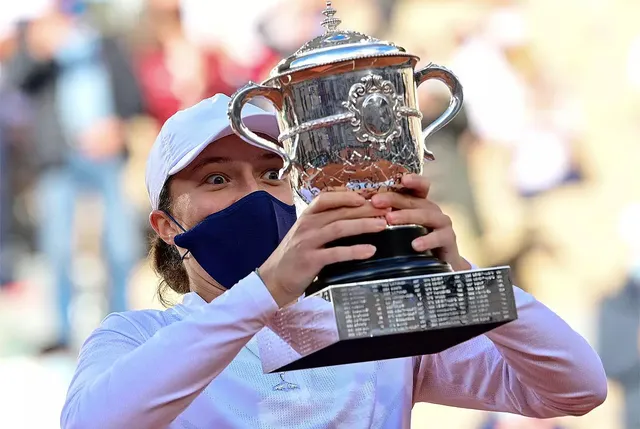 ସ୍ବିତେକ୍‌ଙ୍କୁ ପୁଣି ଫ୍ରେଞ୍ଚ୍‌ ଓପନ୍‌ ଟ୍ରଫି