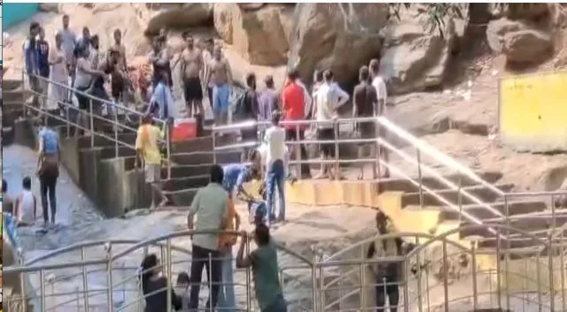 ହରିଶଙ୍କର ଜଳପ୍ରପାତରେ ଗାଧୋଇବା ବେଳେ ୨ ଗୋଷ୍ଠୀ ମଧ୍ୟରେ ଗଣ୍ଡଗୋଳ; ୨ ଗୁରୁତର