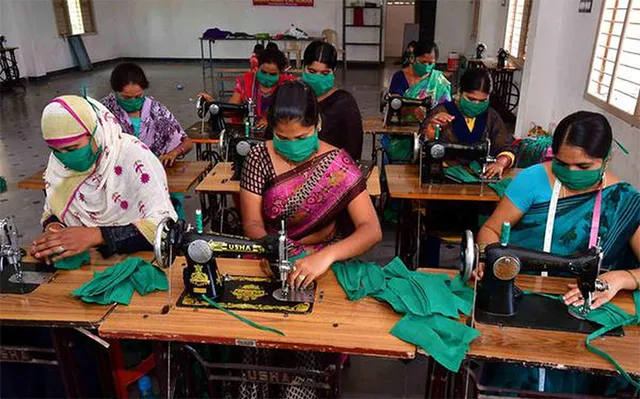 ପୋଷାକ ଉତ୍ପାଦନ ପାଇଁ ତାଲିମ୍ ନେବେ ୧୦ହଜାର ମହିଳା ସ୍ବୟଂ ସହାୟକ ଗୋଷ୍ଠୀ