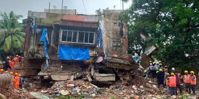 ମୁମ୍ବାଇରେ ବିଳମ୍ବିତ ରାତିରେ ଭୁଶୁଡିଲା ୪ମହଲା କୋଠା: ଚାଲିଗଲା ୧୧ଜଣଙ୍କ ଜୀବନ, ୨୩ ଉଦ୍ଧାର