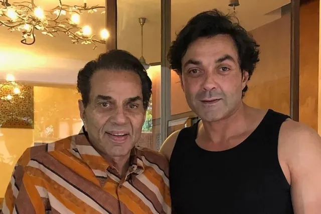 ଧର୍ମେନ୍ଦ୍ରଙ୍କ ସ୍ୱାସ୍ଥ୍ୟାବସ୍ଥା ବିଗିଡିବା ଖବର ମଧ୍ୟରେ ପୁଅ ବବି ଦେଓଲ ଦେ‌ଲେ ଏଭଳି ପ୍ରତିକ୍ରିୟା