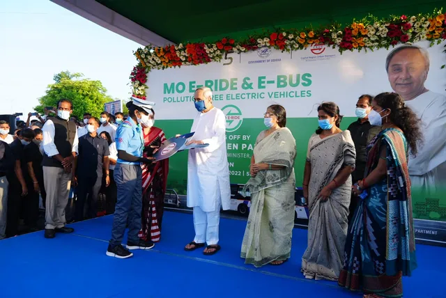 ‘ମୋ ଇ-ରାଇଡ’ରେ ଶତପ୍ରତିଶତ ମହିଳା ଓ କିନ୍ନରଙ୍କୁ ସାରଥୀ ଭାବରେ ନିଯୁକ୍ତି: କ୍ରୁଟ୍‌