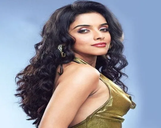 ସିନେ ଦୁନିଆରୁ ବାହାରି ଘରସଂସାରରେ ମଜିଗଲେ ଅଭିନେତ୍ରୀ ଆସିନ