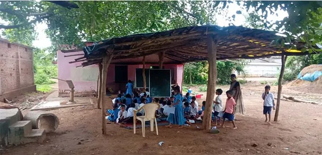 ତାଣ୍ଡିଗାଁ ସ୍କୁଲରେ ଶିକ୍ଷା ବ୍ୟବସ୍ଥାର ବିକଳ ଚିତ୍ର