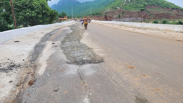 ଦବିଗଲା ୧୨ କୋଟିର ରାସ୍ତା