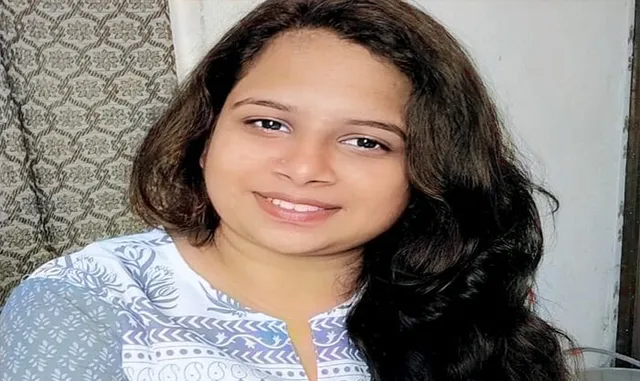 ଓଜେଇଇରେ ଝାରସୁଗୁଡ଼ା ଝିଅ ଟପ୍ଝର