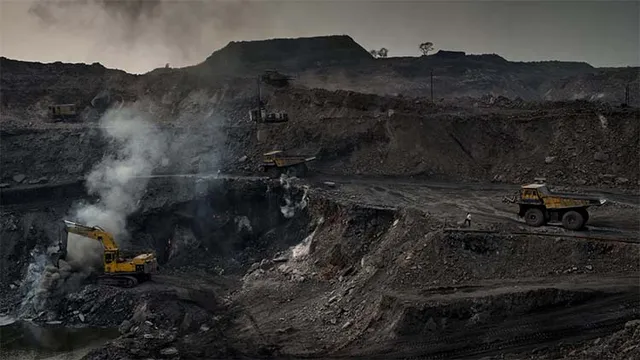 କୋଇଲା ଟ୍ରକରେ ନିଆଁ