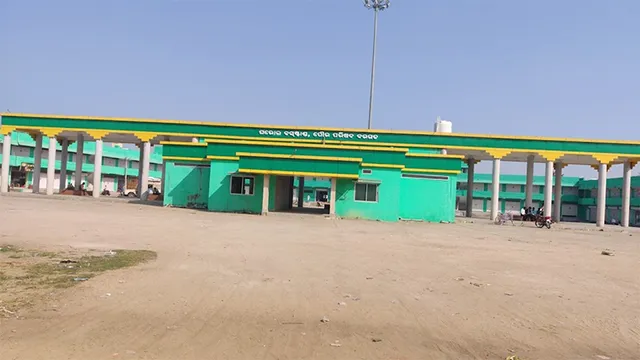 ଚରମ ସୀମାରେ ବସ୍‌ଷ୍ଟାଣ୍ଡ ବିବାଦ, ଘରୋଇ ବସ୍‌ ଚଳାଚଳ ବନ୍ଦ