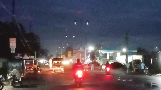 ଭିଆଇପି ରୋଡ୍‌ରେ ଜଳୁନି ଲାଇଟ୍‌