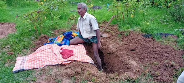 ଶ୍ମଶାନ ଖୋଳିଲେ, ଶିଶୁର ଶବ ମିଳିଲାନି