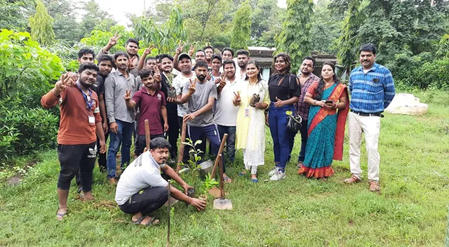 ‘ସମ୍ବାଦ-ସାହିତ୍ୟ ଘର’ ଓ ‘ଉଇ ଫର୍‌ ୟୁ ୟୁଥ୍‌ କ୍ଲବ’ର ଚାରାରୋପଣ, ‘ଗଛ ଲଗାନ୍ତୁ, ପରିବେଶ ବଞ୍ଚାନ୍ତୁ’