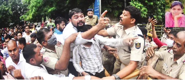 ଏବେ ବି ରହସ୍ୟରେ ରୁଚିକାଙ୍କ ମୃତ୍ୟୁ: ହଷ୍ଟେଲ୍‌ ଛାଡ଼ିପାରିବେନି ଛାତ୍ରୀ