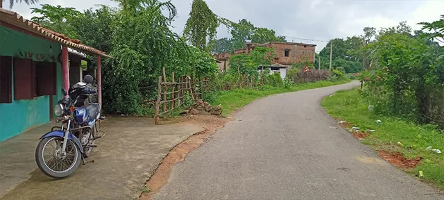 ଘର ଝାରସୁଗୁଡ଼ା ଜିଲ୍ଲାରେ, ପାଣି ମିଳୁଛି ସୁନ୍ଦରଗଡ଼ ଜିଲ୍ଲାରୁ