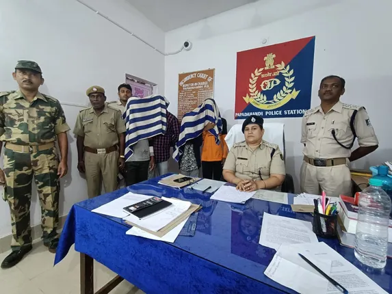 ପେଟ୍ରୋଲ ପମ୍ପରୁ ଡକାୟତି ଉଦ୍ୟମ ପଣ୍ଡ; ୪ ଗିରଫ, ୪ ଫେରାର