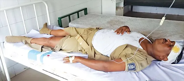 ପୁଲିସ୍‌କୁ ଆକ୍ରମଣ କରି ଗାଡ଼ି ସହ ଗୋରୁ ବେପାରୀ ଚମ୍ପଟ୍‌