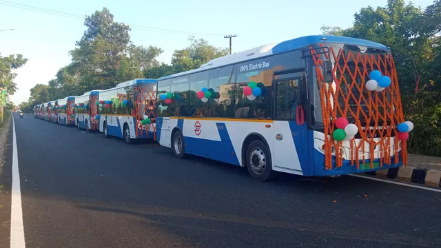 ଭୁବନେଶ୍ବରରେ ଗଡ଼ିଲା ଇ-ବସ୍‌। (ଫଟୋ: ବିଭୂତି)