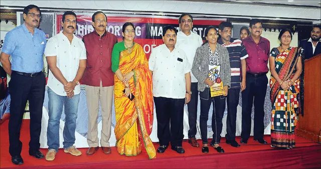 ଅଭିଷେକ, ମାଧୁରୀ ପାଇଲେ ସହିଦ ସ୍ପୋର୍ଟିଂ-ମାରୁତି ଇଷ୍ଟେଟ ପୁରସ୍କାର