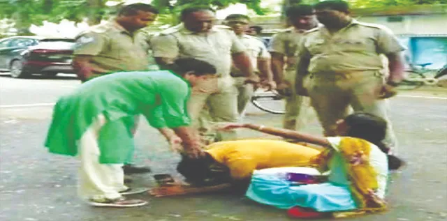 ଅଳିଆଗଦାରୁ ଖାଦ୍ୟ ସଂଗ୍ରହ କରୁଥିବା ପିଲା ଉଦ୍ଧାର