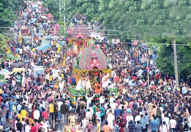 ଉଛୁଳିଲା ରଥଦାଣ୍ଡ, ଲେଉଟିଲେ ତିନି ଠାକୁର