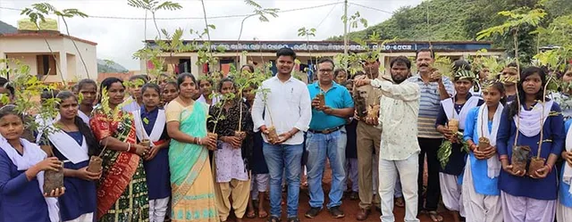 ‘ସମ୍ବାଦ-ଆମ ଓଡିଶା’ ଲଗାଇଲା ୨୦୦ ଚାରା