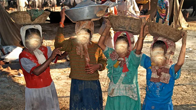 ଧର୍ମକୁ ଆଖିଠାର ଶିଶୁ ଶ୍ରମିକ ଆଇନ