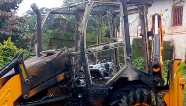 କାଶିପୁରରେ ବଢ଼ି ଚାଲିଛି ଅପରାଧ: ହତ୍ୟାକାଣ୍ଡ ପରେ ରାତି ୧୨.୩୦ ସମୟରେ ଜେସିବି ଜାଳିଦେଲେ ଦୁର୍ବୃତ୍ତ